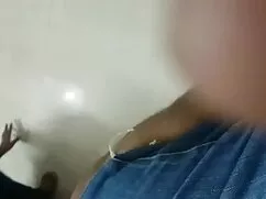 Cô gái tóc vàng, đồn ...