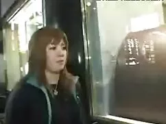 MẸ kiểm tra trẻ pha  ...