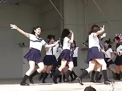 Hai người chia sẻ mộ ...