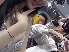 Ma cà-Phố lớn gà trố ...