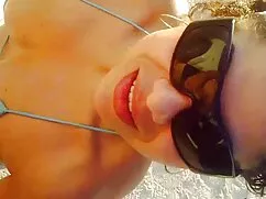 Busty Emma nảy trong ...